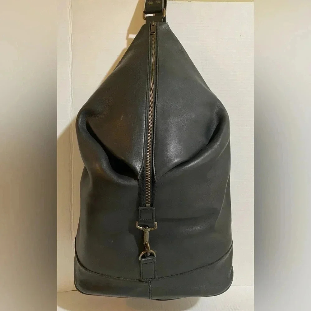 Ritz black vintage shoulder handbag